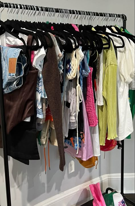 Fashion Rack Aesthetic, Bazar Aesthetic, Wardrobe Full Of Clothes, Outfits With Shorts, Cute Outfits With Shorts, Beautiful Energy, Outfit Aesthetics, Luxury Room Bedroom, Luxury Room