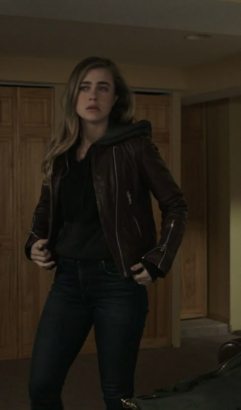 Mel Monroe, Michaela Stone, Women In Law Enforcement, Melissa Roxburgh, Lena Luthor, Show Outfits, Tv Show Outfits, Dramatic Classic, Agents Of Shield