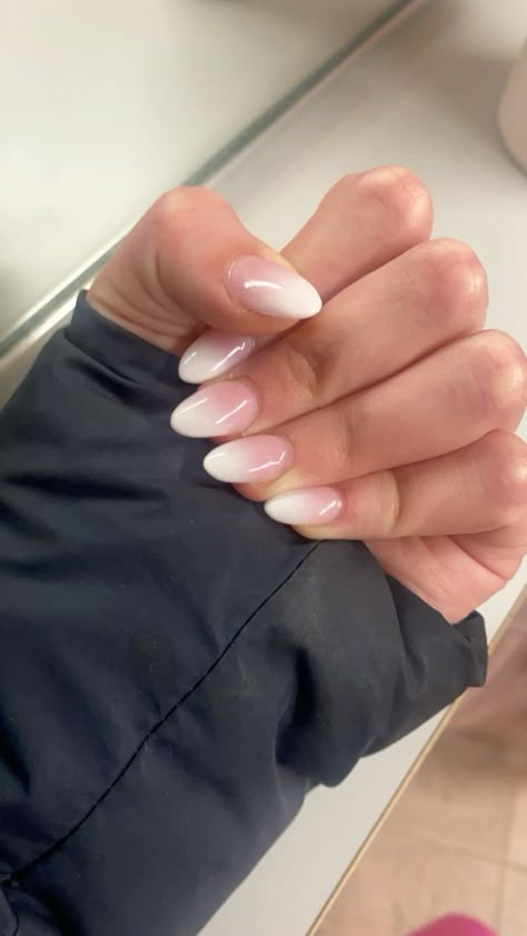 White Nails Ombre French Tips, Ombré Pink White Nails, Nails That Go With Black Hair, Ombre Pink Gel Nails, Baby Pink Nails Ombre, Oval Pink And White Nails, Ombre Baby Pink Nails, Ombré Pink To White Nails, Pink And White Ombré Almond Nails