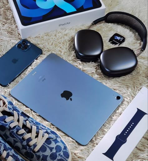 Apple All Products, Blue Apple Products, All Apple Products Aesthetic, Apple Ecosystem Aesthetic, Apple Products Aesthetic, Iphone Accessories Gadgets, Iphone Store, Apple Ecosystem, Apple Card