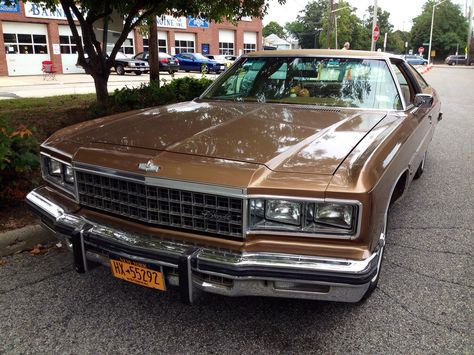 1976 Chevrolet Caprice Classic | Flickr - Photo Sharing! Caprice Car, Chevy Caprice Classic, Chevy Caprice, Classic Cars Chevy, Caprice Classic, Cool Buildings, Flashy Cars, Classic Chevrolet, Chevrolet Caprice