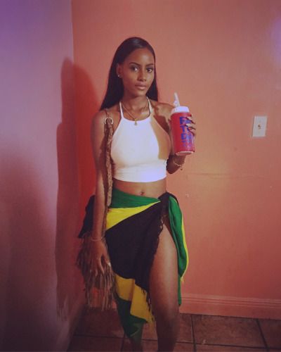 Jamaica Outfits Black Women, Carribean Outfits, Outfits Black Women Baddie, Caribana Outfit, Black Women Baddie, Dancehall Outfits, Beach Festival Outfit, Black Festival Outfit, Caribbean Girl