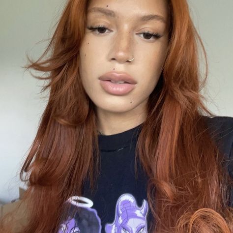 Copper Eyebrows, Red Hair On Light Skin, Light Skin Hair Color, Tone Orange Hair, Black Lowlights, Hair Art Reference, Copper Orange Hair, Dark Orange Hair, Orange Brown Hair