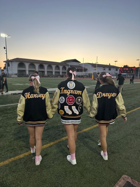 Lettermen Jacket Ideas, Letterman Aesthetic, Letterman Jacket Aesthetic, Cheer Letterman Jacket, Letterman Jacket Senior Pictures, Varsity Jacket High School, High School Letterman Jacket, Letterman Jacket Ideas, Highschool Cheer