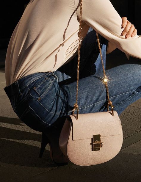 blush Chloe Drew bag #style #fashion #jeans Chloé Bag, Chloe Drew Bag, The Zoe Report, Chloe Handbags, Bowling Bags, Burberry Handbags, Iconic Bags, Chloe Bag, Chloe Drew