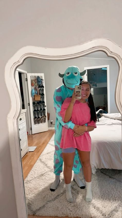 2 Person Halloween Costumes Cute, Matching Costume Couple, Monsters Inc Couples Costume, Funny Cute Halloween Costumes, Partner Halloween Costumes Couple, Unique Couple Halloween Costumes Creative, Couple Costumes Funny, Couple Costume Ideas Unique, Couples Costumes Funny