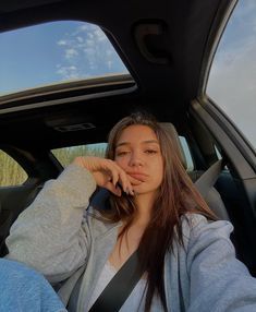 Ideas Selfies, Car Selfies, Car Selfie, Celebrity Children, Selfie Poses Instagram, Self Portrait Poses, Poses Instagram, Photography Posing Guide, Stylish Photo Pose