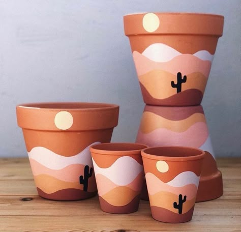 Terracotta Pots Design, Pot Painting Inspiration, Cute Terracotta Pots, Diy Painting Plant Pots, Paint Pots Terracotta, Plant Pot Inspiration, Pot Diy Painted, Paint On Terracotta Pots, Cute Painted Pots Diy