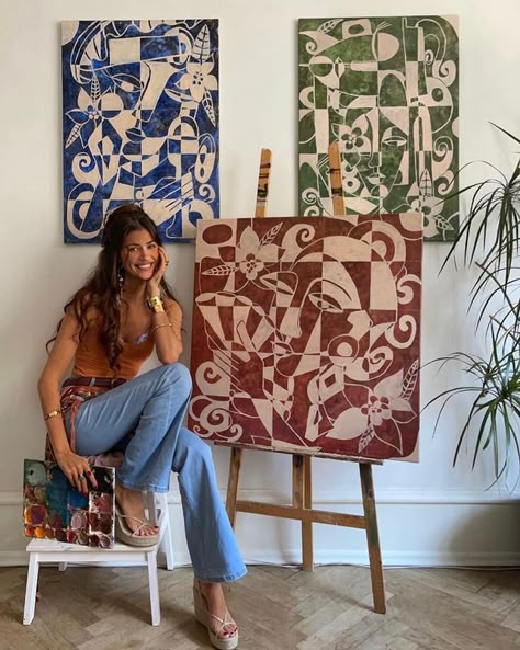 Daniela Jones, Artist Outfit Style, Daniella Jones, Leopard Art, Canvas Photography, Nature Art Drawings, Amazing Street Art, Fluid Acrylic Painting, Art Corner