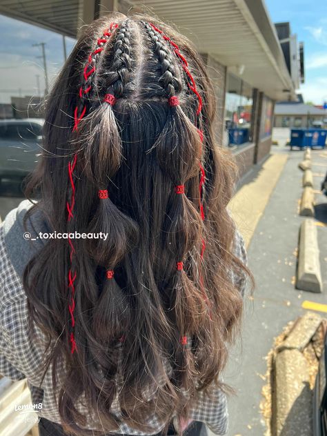 Festival/Concert Hairstyle Inspo✨ | Gallery posted by Jelitza | Lemon8 Concert Hairstyles, Rave Hair, Hippie Hair, Braided Hairstyle, Hair Streaks, Hairdos For Curly Hair, Hair Stylies, Work Hairstyles, Festival Hair