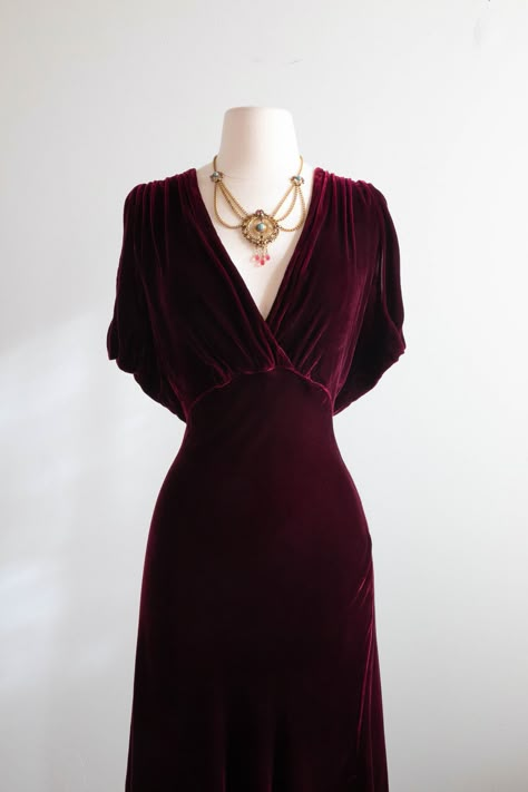 1930s Velvet Dress, Vestidos Vintage, Stevie Nicks, Historical Dresses, Glam Rock, Moda Vintage, Modest Dresses, Fancy Dresses, Dream Dress