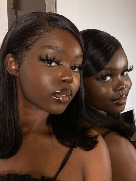 N. on Twitter: "it wasn’t me it was my evil twin.… " Older Black Woman, Black Couture, Evil Twin, Dark Skin Beauty, Beauty Inspo, Pfp Icons, Art References, Cute Makeup, Black Is Beautiful