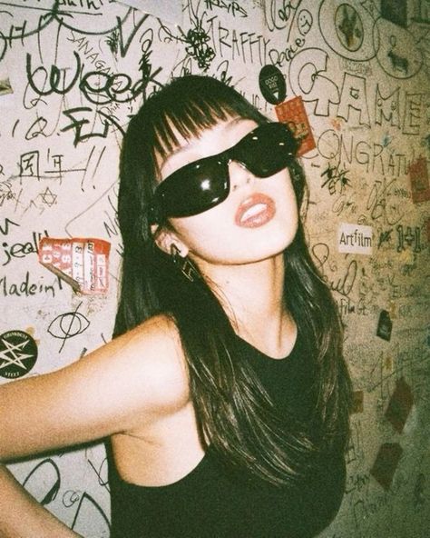 Grunge Photoshoot, Y2k Photoshoot, Y2k Photos, Flash Photo, 사진 촬영 포즈, Maggie Lindemann, Taylor Momsen, Photoshoot Concept, Pics Inspo