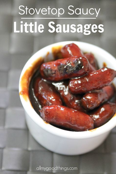 Stovetop Saucy Little Smokies Sausages A quick and easy appetizer for your next party! Lil Smokies Recipes, Appetizers Meat, Little Smokies Recipes, Smokies Recipe, Little Smokies, Keto Meat, Lil Smokies, Sauce Cocktail, Cocktail Sausages