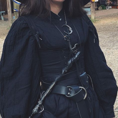 Ren Faire Bodice, Pirate Stuff, History Bounding, Ren Faire Outfits, Ren Faire Costume, Fair Outfits, Dark Mori, Oc Stuff, Ren Fest