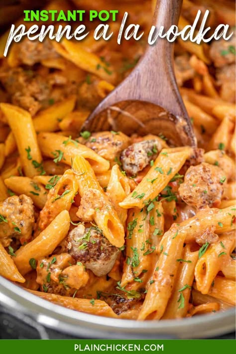 Instant Pot Penne a la Vodka with Italian Sausage - inspired by our favorite Italian restaurant. SUPER easy to make with only a 4 minute cook time. This pasta tastes just as good (if not better) than the restaurant! Italian sausage, garlic, red pepper flakes, crushed tomatoes, chicken broth, onion, penne pasta, and heavy cream. All you need is a salad and some garlic bread for a restaurant-quality meal! #instantpot #pressurecooker #pasta #italian #sausage #vodka Pasta Vodka Sauce, Pasta Vodka, Penne A La Vodka, Penne Alla Vodka Recipe, Plain Chicken Recipe, Vodka Sauce Pasta, Restaurant Italian, Pot Image, Penne Alla Vodka