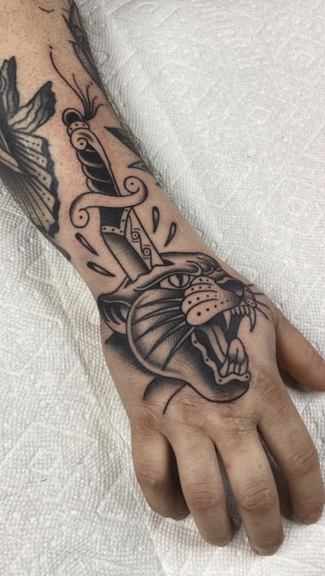 American Traditional Tattoos Men Black, Panther Hand Tattoo, Old School Tattoo Hand, Men’s Hand Tattoo, Old School Hand Tattoo, American Traditional Hand Tattoos, Traditional Tattoo Man, Traditional Tattoo Stencils, Traditional Hand Tattoo