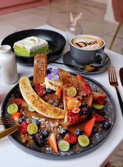 Healthy Cafe Menu Ideas, Brunch Plating Ideas, Breakfast Restaurant Design, Breakfast Cafe Aesthetic, Brunch Plating, Brunch Restaurant Design, Cafe Food Ideas, Cafe Meals, Asian Brunch