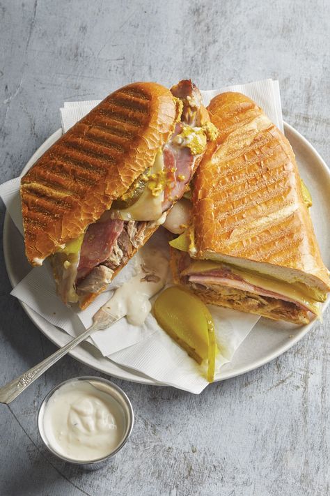 Left Over Food, Sandwich Panini, Cubanos Sandwich, Pork Leftovers, Cubano Sandwiches, Ham Sandwich, Pan Cubano, Sandwich Cubano, Cubano Sandwich