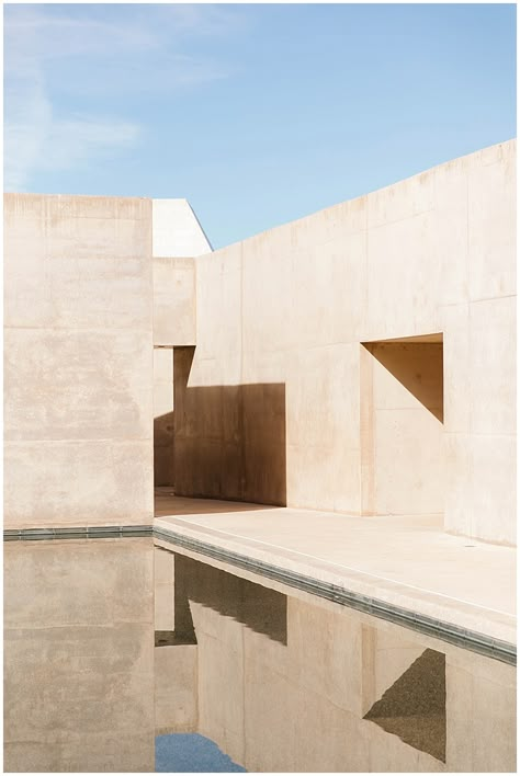 Amangiri Utah, Amangiri Resort, Casa Cook, Concrete Walls, Architecture 3d, Luxury Destinations, Luxury Destination Wedding, Destination Wedding Venues, Minimalist Architecture