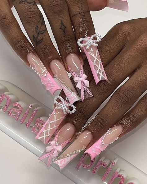 🎀 very cutesy, very demure🎀 #explorepage #explorepage✨ #explorepageًًً #ᴇxᴘʟᴏʀᴇᴘᴀɢᴇ #nailsofinstagram #nailsofig #nailsofinsta #nailsonpoint #losangelesnails #losangelesnailtech #nails #nailtech #pinknails #pinknails💕 #y2k Pink Lace Nails, Long Pink Nails, Really Long Nails, Nail Designs Bling, Fye Nails, Junk Nails, Long Square Nails, Nails Inspired, Square Nail Designs