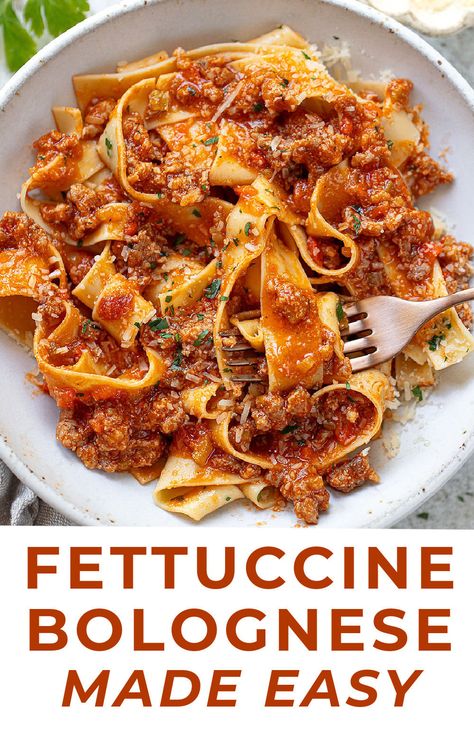 Stovetop Fettuccine Bolognese (In Half the Time) Fettuccine Bolognese, Tuscan White Bean Soup, Tuscan White Bean, Fettuccine Recipes, Healthy College, Fettuccine Noodles, Dinner Party Dishes, Meat Sauce Recipes, Impressive Dinner