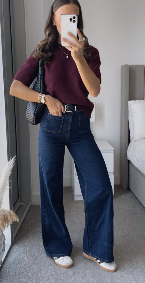 Navy And Burgundy Outfit Women, Winter House Of Colour Outfits, Dark Blue Flared Jeans Outfit, Burgundy Blouse Outfit, Royal Blue Shirt Outfit, Maroon Cardigan Outfit, Knit Shirt Outfit, Outfit Jean Bleu, Burgundy Jeans Outfit