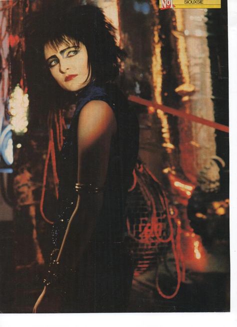 siouxsie Souixie And The Banshees, Siouxsie Sioux 80s, Astrud Gilberto, Cherrie Currie, 80s Goth, Siouxsie And The Banshees, Siouxsie Sioux, Goth Bands, Goth Music