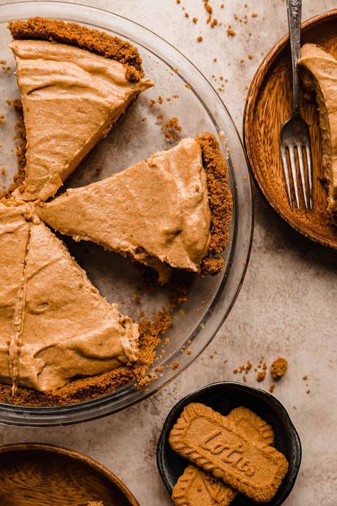 Pumpkin Biscoff Pie, Pumpkin Pie With Biscoff Crust, Pumpkin Butter Dessert Recipes, Pumpkin Pie Biscoff Crust, Cookie Butter Pumpkin Pie, Biscoff Cookie Pie Crust, Biscoff Cookie Butter Pie, Biscoff Pumpkin Pie, Biscoff Crust Recipe