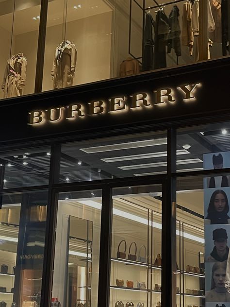 #luxury #fashion #burberry #style #streetstyle Luxury Designer Aesthetic, Rich Night Aesthetic, Jaguar Aesthetic, Fashion Brand Aesthetic, Luxury Brands Aesthetic, Burberry Aesthetic, Burberry Wallpaper, Money Buys Happiness, Burberry Style