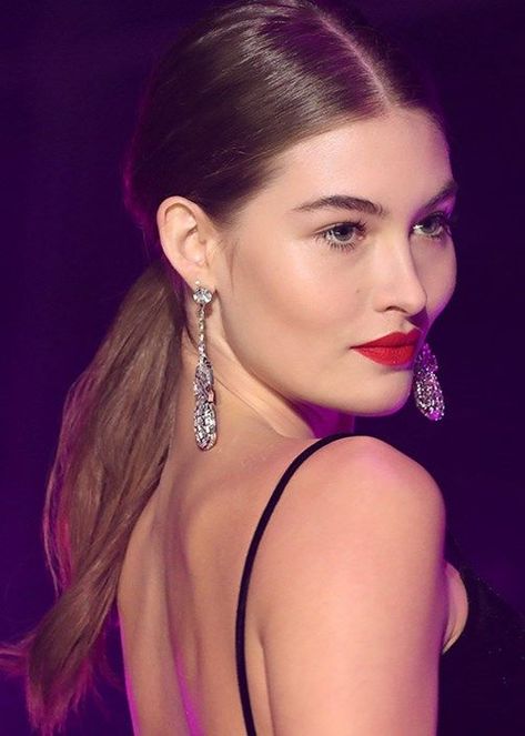 Neat low ponytail hairstyle. Sleek Low Ponytail, Low Ponytail Hairstyles, Hair Updos Tutorials, Wedding Hair Half, Prom Hair Updo, Sleek Ponytail Hairstyles, Grace Elizabeth, Hair Half Up