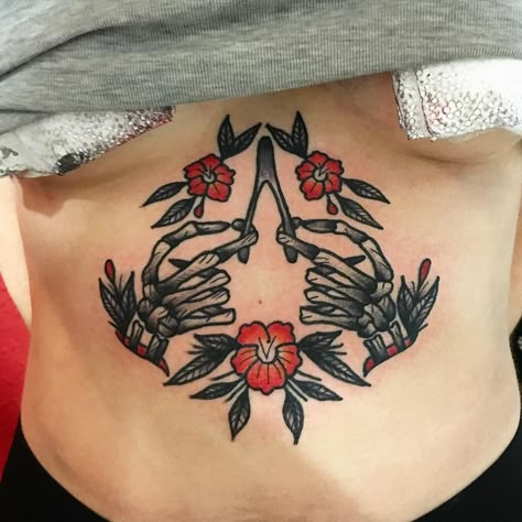 Wishbone Tattoo, Tattoos Mandala, Underboob Tattoo, Tattoos Geometric, Stomach Tattoos, Sternum Tattoo, Piercings And Tattoos, American Traditional Tattoo, Body Modification