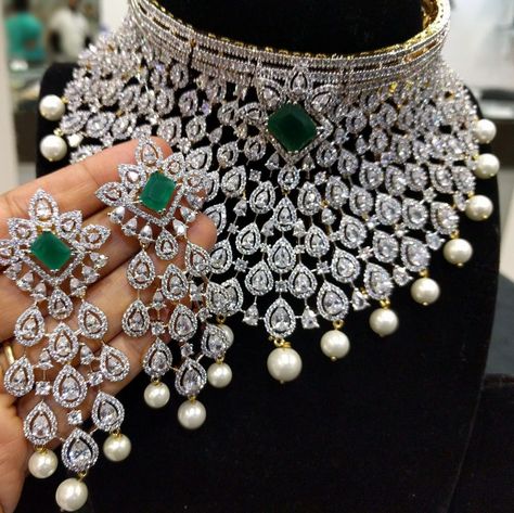 Bridal Necklace Designs For Brides For Their Wedding Day Emeralds Necklace, Bridal Choker Necklace, Beautiful Jewelry Diamonds, Wedding Jewelry Sets Bridal Jewellery, Bridal Jewelry Sets Brides, Bridal Jewellery Inspiration, Bridal Diamond Necklace, Bridal Necklace Designs, Choker Necklace Designs