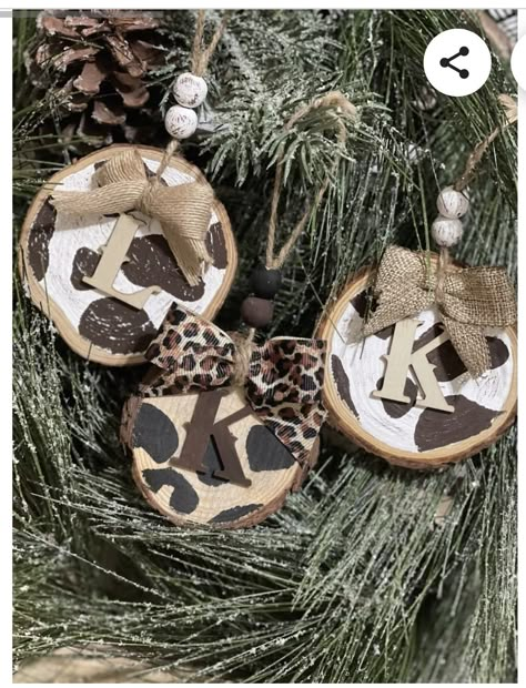 Cow Print Christmas Decor, Cow Print Christmas Tree Ideas, Diy Cow Ornaments, Cow Themed Christmas Tree, Cow Christmas Tree Ideas, Cow Print Ornaments, Cow Print Christmas Tree, Country Christmas Decorations Diy, Western Christmas Tree Ornaments