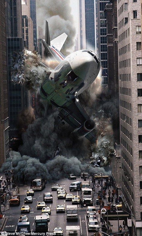 Artist Steve McGhee creates images of how the world might end | Daily Mail Online - post-apocalyptic natural disaster art - plane crashing on Manhattan city streets Art Apocalypse, Apocalypse Landscape, Photorealistic Portraits, Post Apocalyptic City, Apocalyptic Art, Apocalypse World, Post Apocalyptic Art, Apocalypse Aesthetic, Apocalypse Art