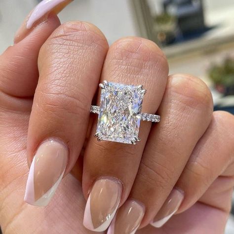 Radiant cut diamond