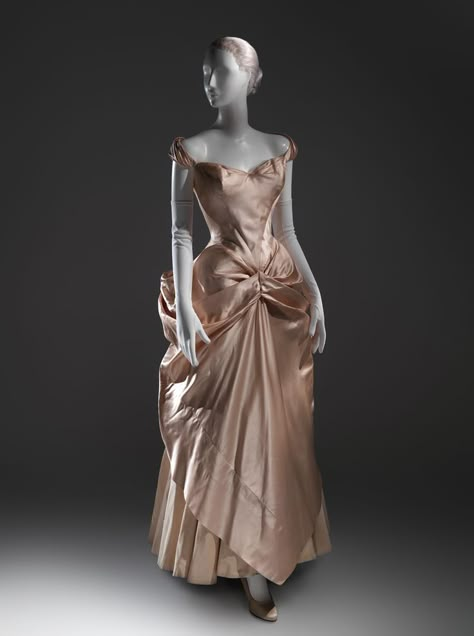 Charles James, فستان سهرة, Vintage Gowns, 1940s Fashion, Historical Dresses, Moda Vintage, Mode Vintage, Historical Fashion, Vintage Clothes