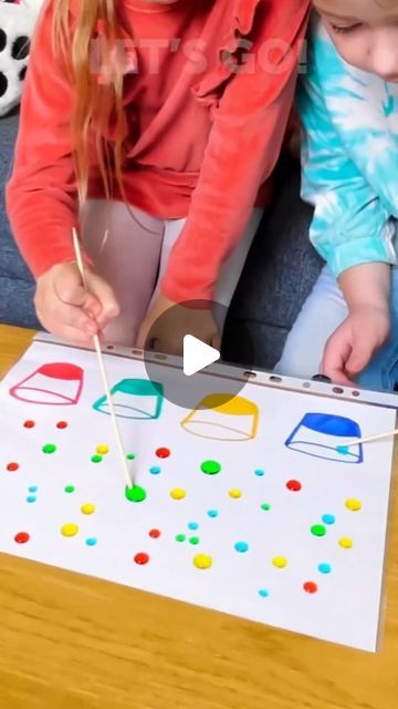 Best Kids Activities on Instagram: "Moving water color sort activity 💦👩‍🎨 MOVING WATER I have no explanation other than it's magic. The colored water droplets glide around the plastic perfectly! ( cc @exploralearn ) ⠀ ⠀ ⠀ SHARE 👉👉👉 ✨SHARE 👉👉👉✨⠀ ⠀ ⠀ ⬇️⬇️⬇️⬇️⠀ ⠀⠀ ✨ 👉 EXPLORE our collection of educational games and toys that stimulate fun and learning! SHOP NOW link in our bio 🔗🙋‍♀️⠀ ⠀ ⠀ ⠀ ⠀⠀ ⁣➡️ Like ❤️, Share 👥, and Save this post for later! 👉⁣⠀⠀⠀⠀ ⠀⠀⠀⠀ ⁣⁣🌺If you have a child's heart, you will also have their mind. 🌺⠀⠀⠀⠀ ⁣⠀⠀⠀⠀ ⁣📷 Follow for more fun ideas like this one! 😍⠀⠀ ⠀ ⠀ ⠀ ⠀ #childrensart #learningthroughplay #kidsartideas #homeschool #preschool #diy #littleartist⠀⠀ ⠀ ⠀ ⠀" Creative Experiences Preschool, Ead Eyfs Activities Preschool, Colours Games For Preschool, Creative Activity For Kindergarten, More Less Activities Preschool, Activities For Winter For Kids, Quick And Easy Preschool Activities, Water Activities Kindergarten, School Agers Activities Daycare