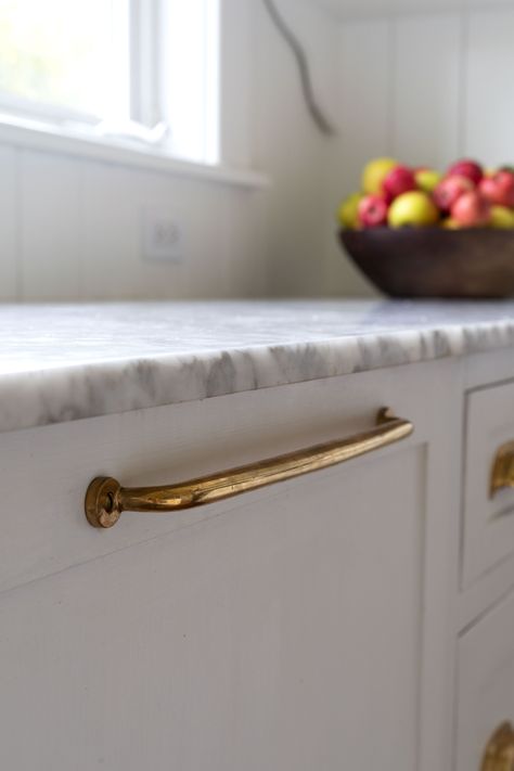 one year of age on our unlacquered brass hardware // the farmhouse kitchen on www.thegritandpolish.com Aged Unlacquered Brass Hardware, Rejuvenation Massey Hardware, Brass Cabinet Handles Rustic, Old Fashioned Cabinet Hardware, Classic Brass Kitchen Hardware, Aged Brass Faucet, Unlacquered Brass Kitchen Faucet Pull Down, Unlaquered Brass Pulls, White Kitchen Cabinets Transitional