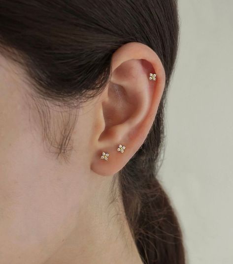 Single Helix Piercing, Second Stud Earrings, Second Stud, Helix Piercing Stud, Minimalist Stud Earrings, Earring Minimalist, Minimalist Earrings Studs, Ear Earrings, Minimalist Studs