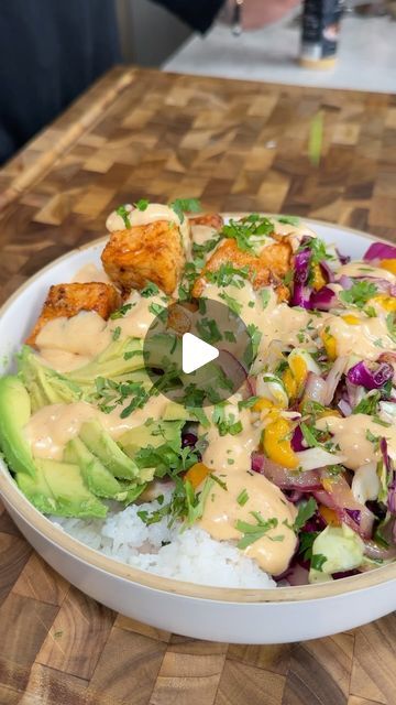 Karim Saad on Instagram: "#ad EASY Salmon Bowl with Coconut Rice & Mango Salsa (recipe 👇🏽) Topped with @primalkitchenfoods YUM YUM Sauce 😍 

Find at your local retailer or shop online at primalkitchen.com using my code: KARIM20

IB: @emmanuel.duverneau 

For the Salmon: 
🐟 1lb Salmon, cut into cubes 
🥑 1 tbsp Primal kitchen avocado oil 
🧂 Salt & pepper to taste 
🌶️ 1 tsp smoked paprika 
🧄 1 tsp garlic powder 
🧅 1 tsp onion powder 

Mango Salsa: 
🥭 2 mangos, cubed 
🍇 1 1/2 cups red cabbage 
🍏 1 1/2 cups green cabbage 
🧅 1/4 medium red onion, thinly sliced 
🧂 Salt & pepper to taste 
🌿 1/4 cup chopped cilantro
 🍋 Juice of 1/2 lime 
🍯 1 tbsp honey 

Coconut Rice: 
🍚 2 cups jasmine rice, washed and rinsed 
🥥 14 oz coconut milk 
💧 1/2 cup water 
🧂 1/2 tsp salt 
🍃 1 bay leaf Primal Kitchen Recipes, Aussie Fitness, Cilantro Juice, Mango Salmon, Mango Salsa Recipe, Exercise Food, Mango Slaw, Yum Sauce, Salmon Rice Bowl