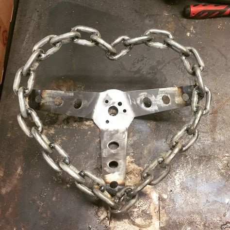 Heart Chain Steering Wheel, Heart Rims, Chain Steering Wheel, New Car Accessories, Girly Car Accessories, Car Deco, Girly Car, Car Things, Car Goals