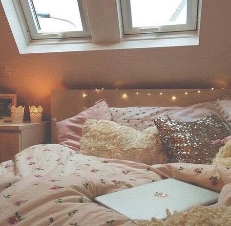 Rose Gold Bedroom, Tumblr Bedroom, Tumblr Rooms, Gold Bedroom, Girly Room, Decoration Inspiration, House Room, Dream Rooms, Dream Bedroom