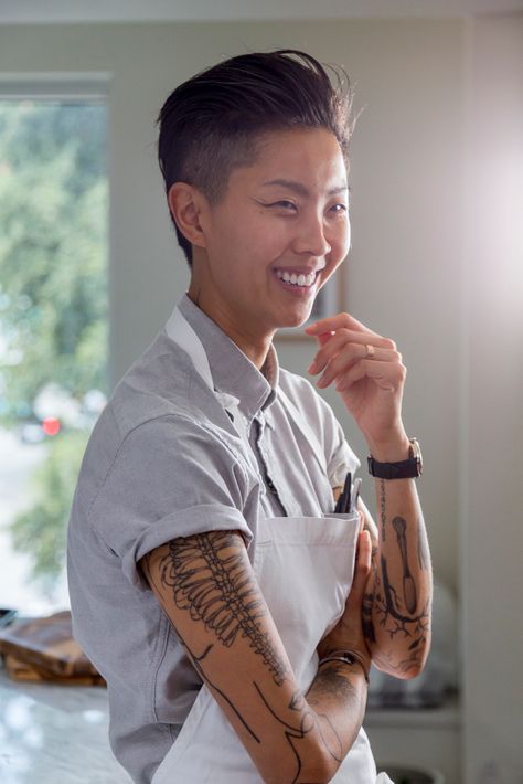 Line Cook Outfit, Chef Kristen Kish, Kristen Kish Haircut, Bartender Photoshoot, Light Branding, Chef Portrait, Kristen Kish, Masc Haircuts, Photography Restaurant