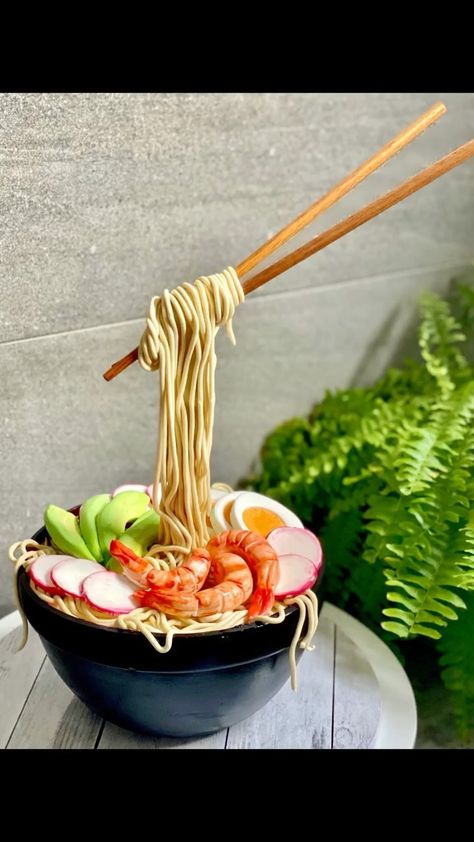 Ramen Noodle Cake Design, Christmas Chocolate Desserts, Anti Gravity Cake, Cake With White Chocolate, Happy 12th Birthday, Gravity Defying Cake, Realistic Cakes, Gravity Cake, Bowl Cake