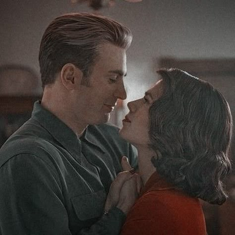 Captain And Peggy, Kitty Kallen, Captain America Peggy Carter, Captain America Peggy, Steve Rogers Aesthetic, Superhero Captain America, Pic Edits, Captain America The First Avenger, Couple Halloween Costumes For Adults