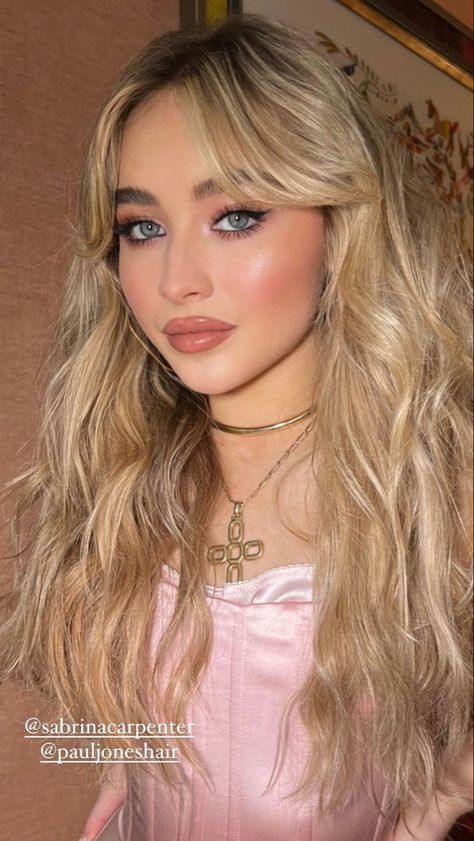 Maquillage On Fleek, Looks Kylie Jenner, Sabrina Carpenter Style, Formal Makeup, Wedding Hair And Makeup, Pretty Makeup, Sabrina Carpenter, Maquillaje De Ojos, Hair Looks