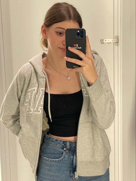 Outfit Ideas With Grey Zip Up Hoodie, What To Wear With A Grey Zip Up Hoodie, Zip Up Grey Hoodie Outfit, Gray Zip Up Jacket Outfit, Gap Hoodie Zip Up, Gap Zip Up Hoodie Outfit Aesthetic, Light Purple Zip Up Hoodie Outfit, Grey Hoodie Zip Up Outfit, Grey Oversized Zip Up Hoodie Outfit