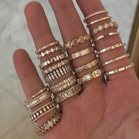 Stacked Rings Aesthetic, Jewelry Instagram Story, Stacking Rings Ideas, Kasia Jewelry, Layers Necklaces, Gold Vintage Rings, Vintage Wedding Bands, Stack Game, Cute Engagement Rings