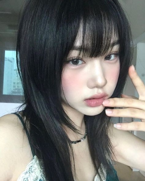 #beauty #beautyfull #koreangirls #한국 #vampirevibe #asian #asianbeauties Asian Haircut, Hair Inspiration Long, Hair Inspiration Short, Haircuts Straight Hair, Asian Hair, Cut My Hair, Asian Makeup, Aesthetic Hair, Hairstyles Haircuts